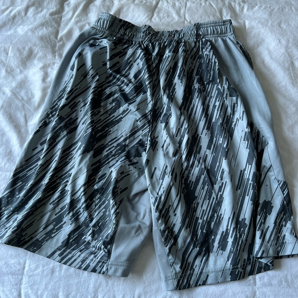 Nike men’s grey/black digital rain basketball shorts